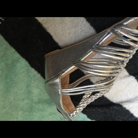 *New* Forever Silver Strappy Sandals - Picture 5 of 8